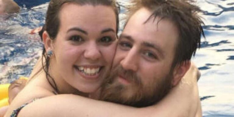Mamma publicerade detta bikinifoto på nätet – nu reagerar tusentals på detaljen i bilden